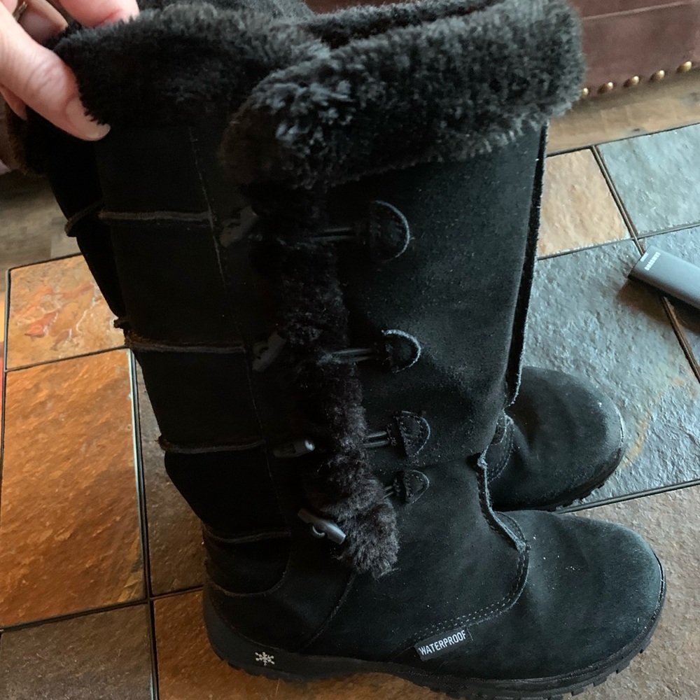 Women’s winter boots size 7